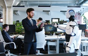 人手不足ー【第3部】DX×生成AI×ロボット×リモート-時代に取り残されないための“パラダイム転換”